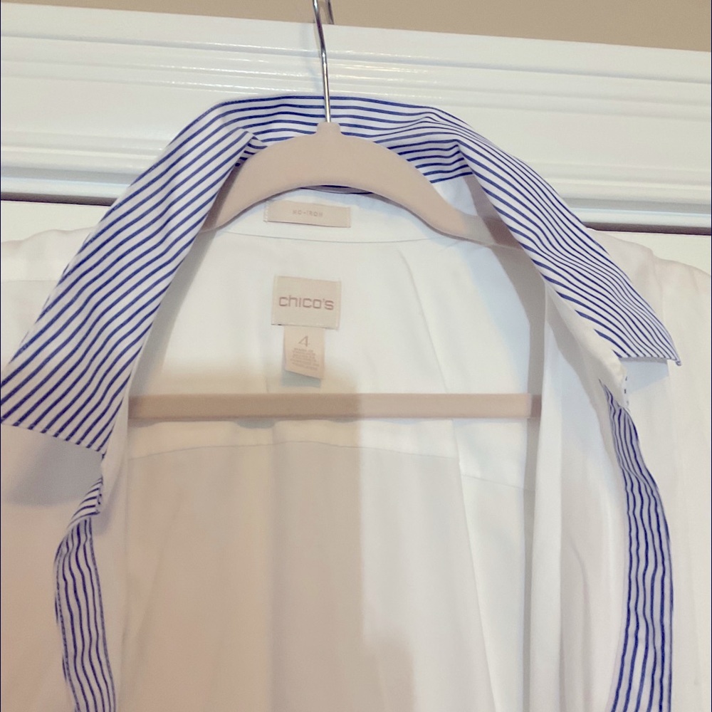 Blouse with bell sleeves